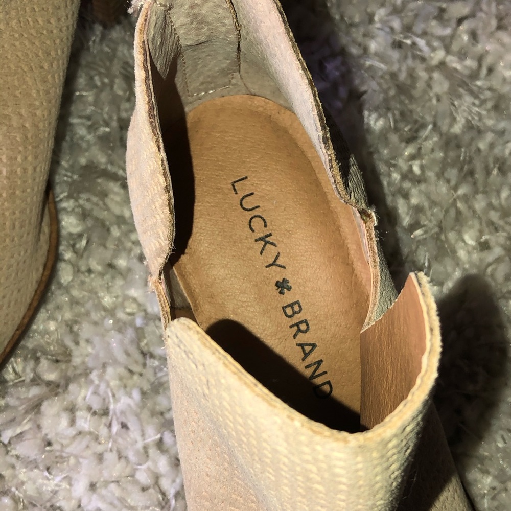 Pointed toe heel - Picture 3 of 3